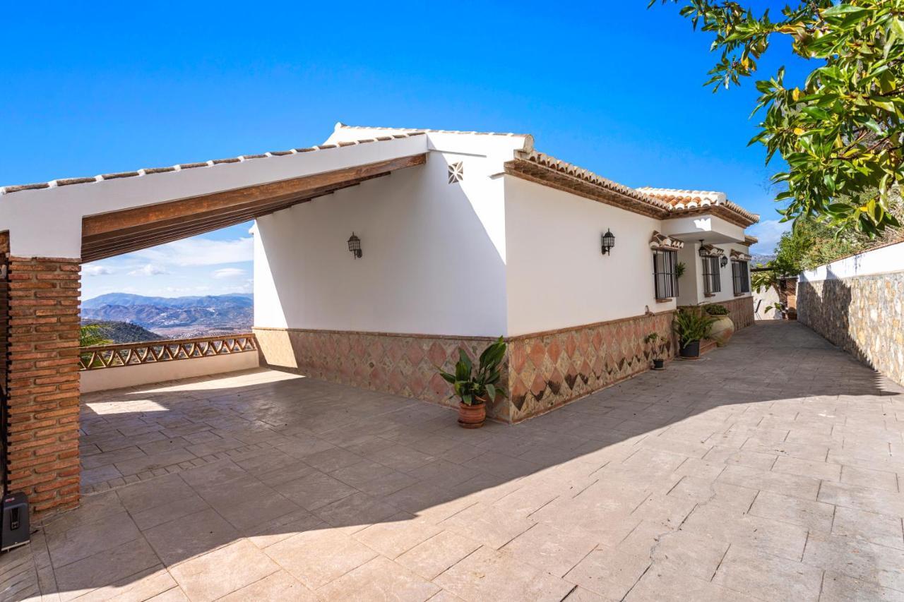 Holiday Home El Encinar Alcaucín Dış mekan fotoğraf